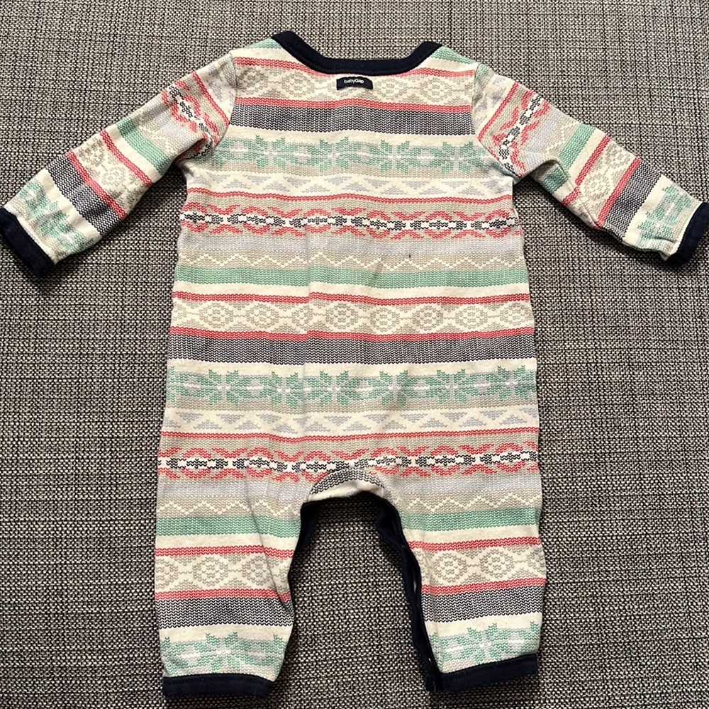 Baby Gap Sleeper - Picture 3 of 5